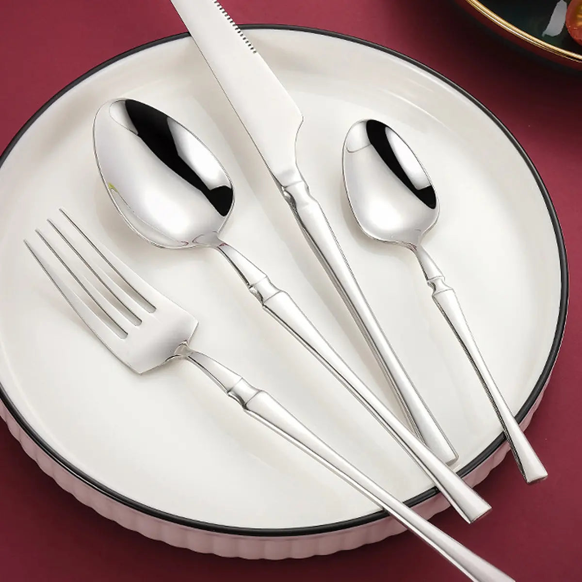 30-Piece Stainless Steel Cutlery Set - Dishwasher-Safe Forks, Spoons, Knives, and Teaspoons for Elegant Home Dining and Kitchen Essentials